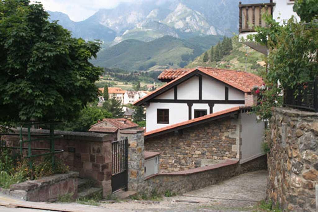 Apartamentos Casa De La Abuela Potes Exterior foto