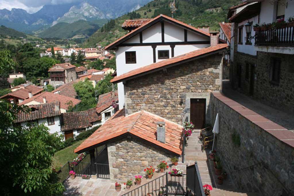 Apartamentos Casa De La Abuela Potes Exterior foto